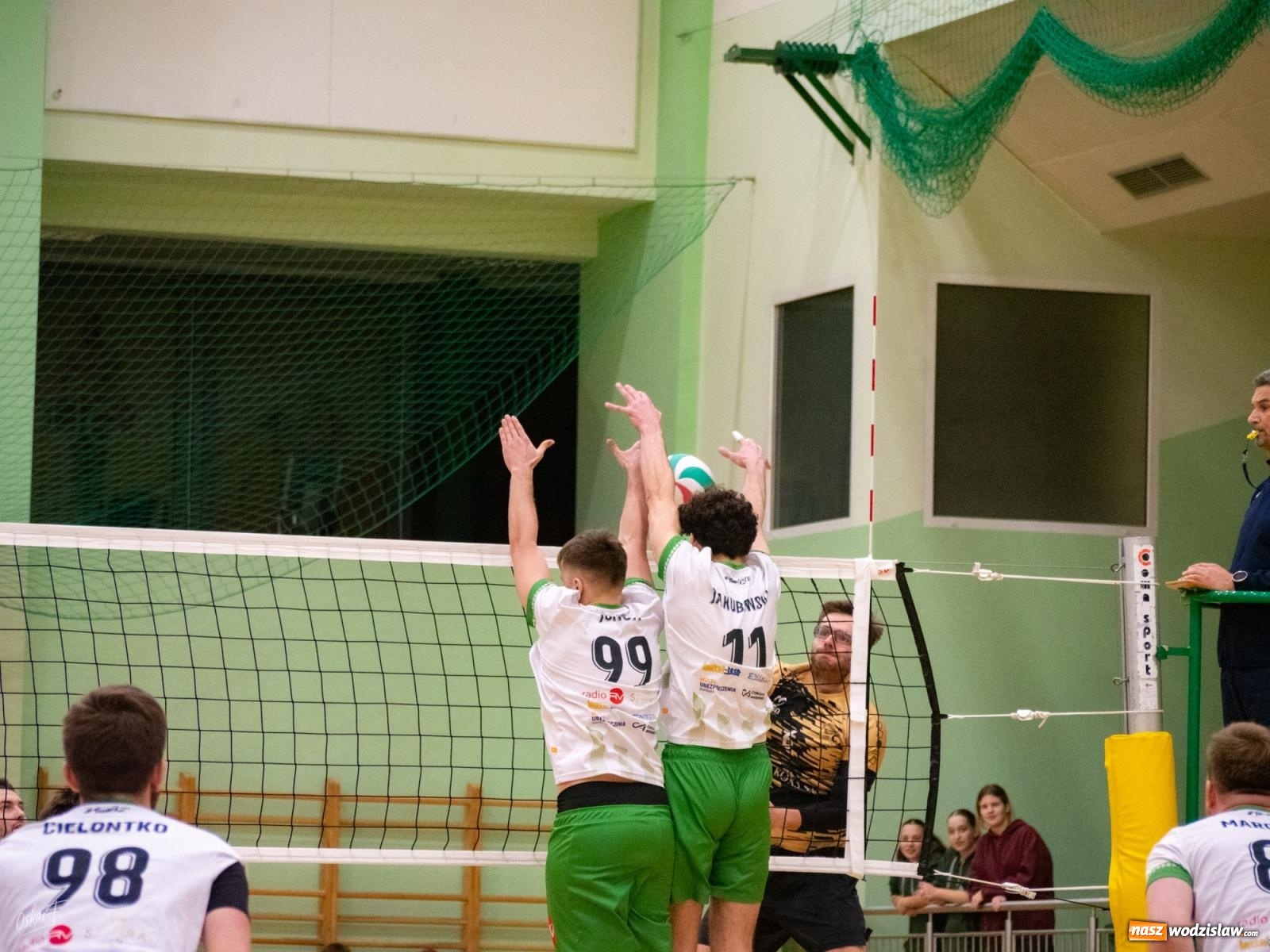 Zdjęcie w galerii na portalu naszwodzislaw.com: Siatkówka. Górnik Radlin ponownie lepszy [FOTO] wiadomości z regionu