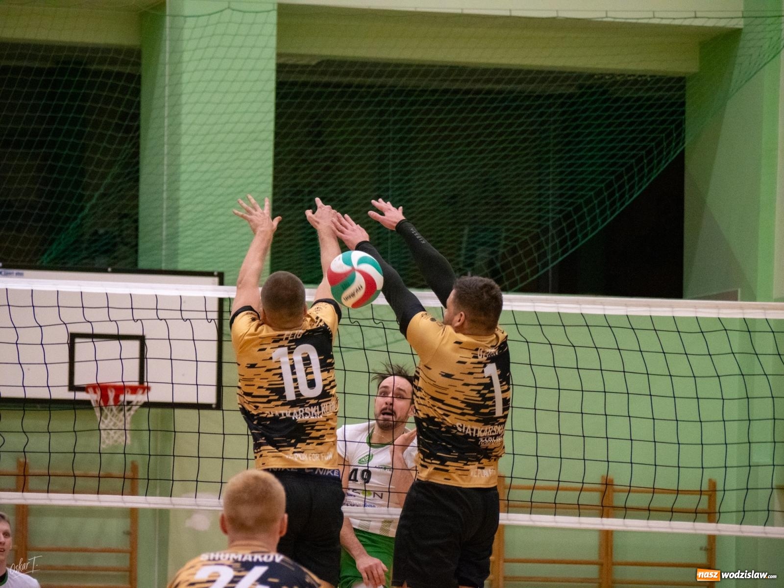Zdjęcie w galerii na portalu naszwodzislaw.com: Siatkówka. Górnik Radlin ponownie lepszy [FOTO] wiadomości z regionu