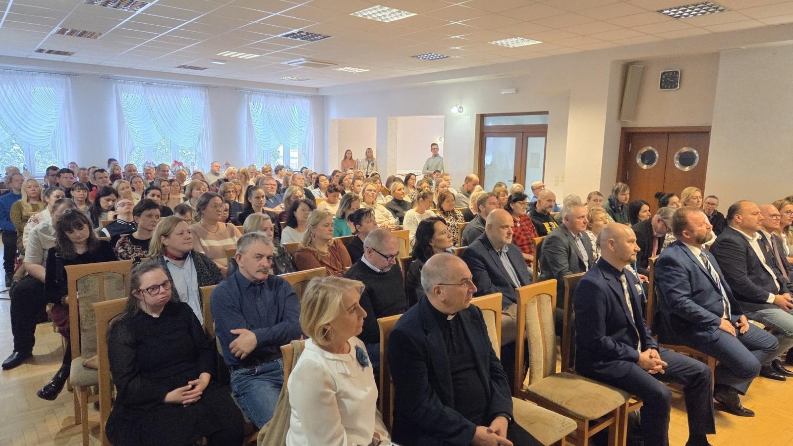 Zdjęcie w galerii na portalu naszwodzislaw.com: Europejskie rozwiązania w zakresie wsparcia osób z niepełnosprawnościami. Podsumowanie X Konferencji w Połomi wiadomości z regionu