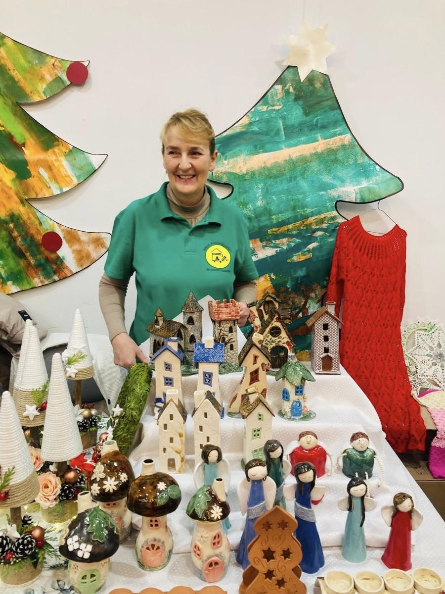 Zdjęcie w galerii na portalu naszwodzislaw.com: Miód, świece i atrakcje. Jarmark Pszczeli w Gorzycach za nami  wiadomości z regionu