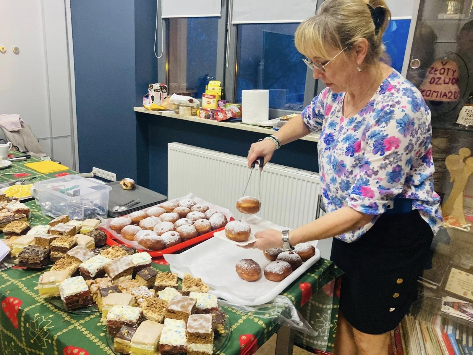 Zdjęcie w galerii na portalu naszwodzislaw.com: Miód, świece i atrakcje. Jarmark Pszczeli w Gorzycach za nami  wiadomości z regionu