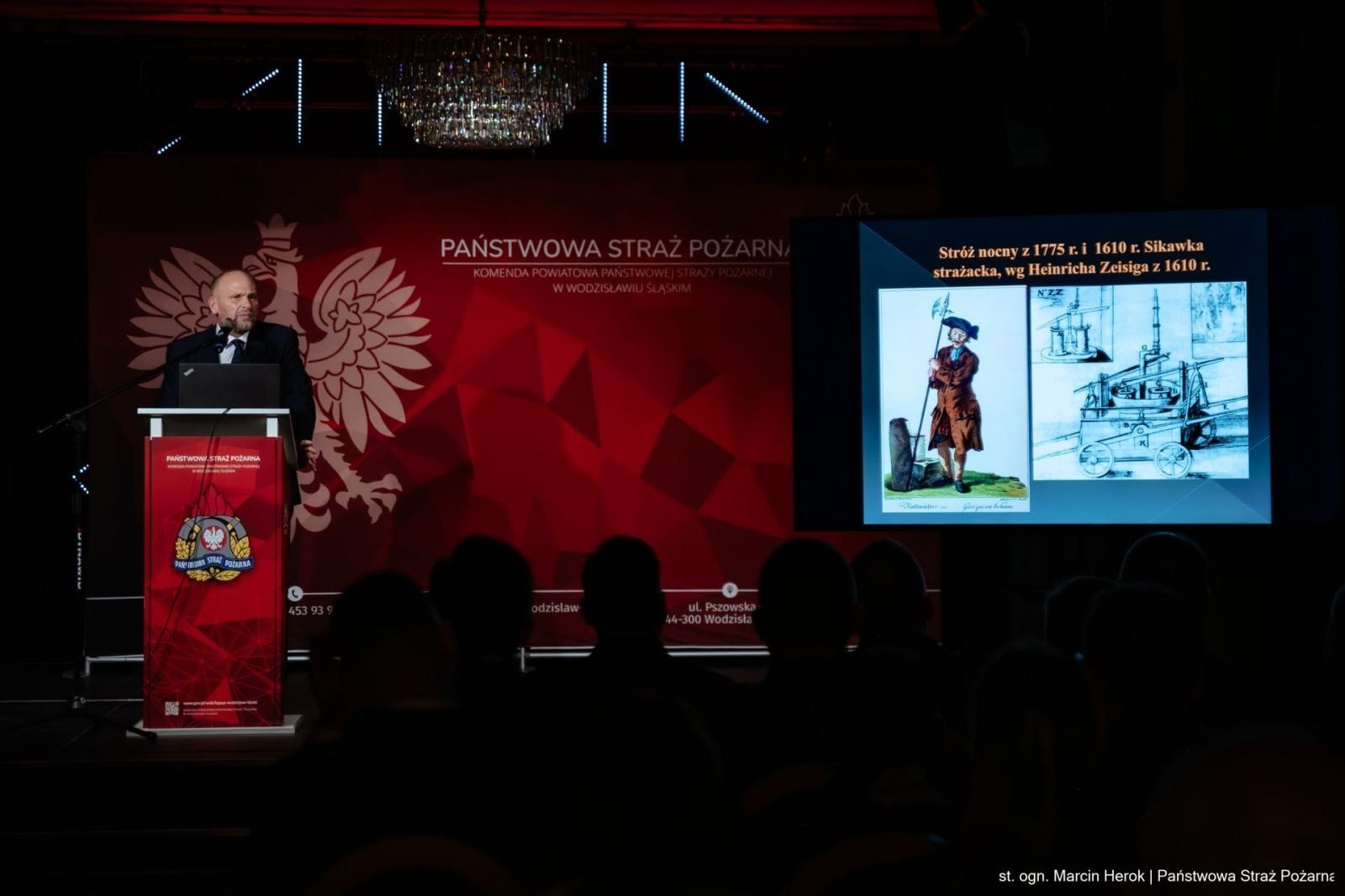 Zdjęcie w galerii na portalu naszwodzislaw.com: Trzydziestolecie Krajowego Systemu Ratowniczo-Gaśniczego w Powiecie Wodzisławskim. Uroczyste obchody i podsumowanie dorobku wiadomości z regionu