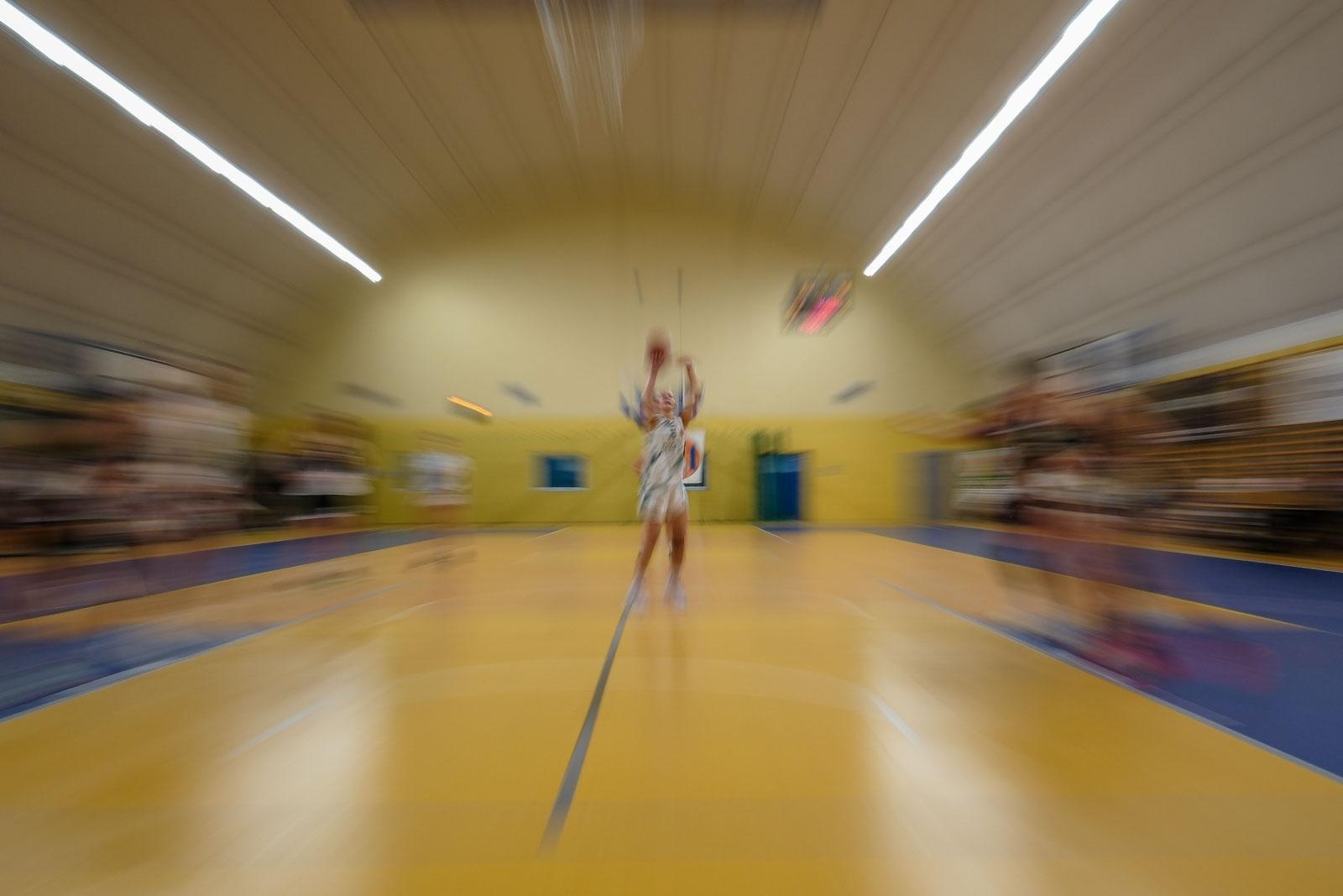 Zdjęcie w galerii na portalu naszwodzislaw.com: Koszykarki ŻKK Olimpia stawiły czoła liderowi tabeli.Zapowiedź postępu mimo porażki [FOTO] wiadomości z regionu