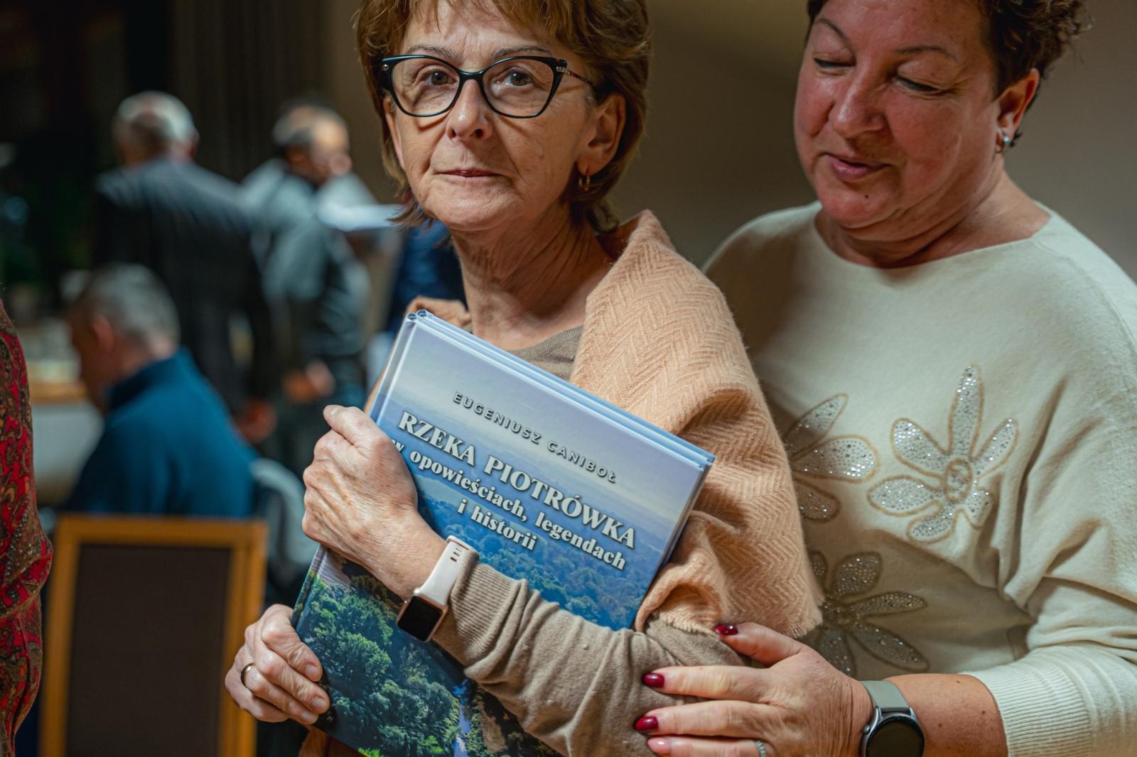 Zdjęcie w galerii na portalu naszwodzislaw.com: Rzeka Piotrówka ma swoją książkę wiadomości z regionu