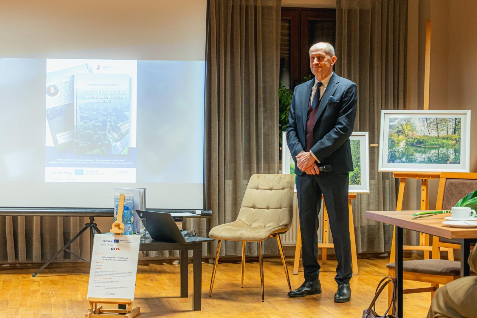 Zdjęcie w galerii na portalu naszwodzislaw.com: Rzeka Piotrówka ma swoją książkę wiadomości z regionu