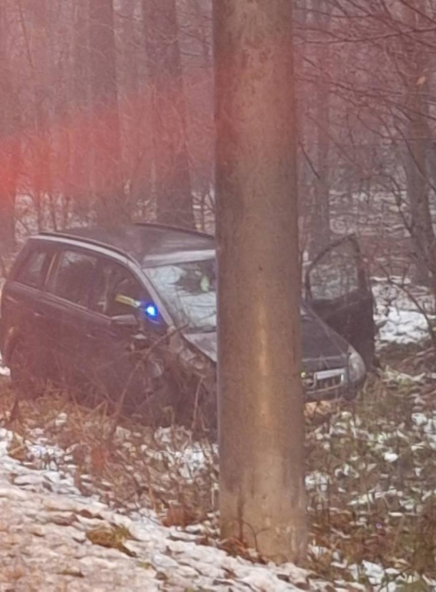 Zdjęcie w galerii na portalu naszwodzislaw.com: Poranna kolizja opla i citroena na ul. Grodzisko wiadomości z regionu