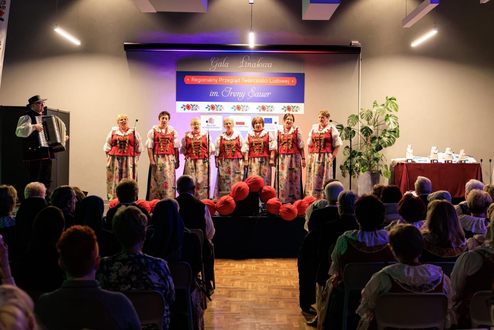 Zdjęcie w galerii na portalu naszwodzislaw.com: Pielęgnowanie dziedzictwa Górnego Śląska: Gala Regionalnego Przeglądu Twórczości Ludowej im. Ireny Sauer w Turzy Śląskiej wiadomości z regionu