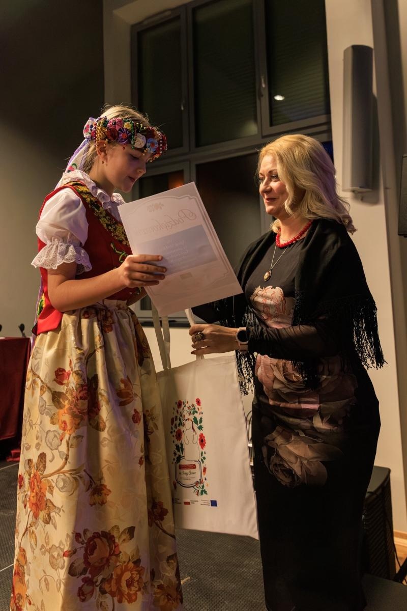 Zdjęcie w galerii na portalu naszwodzislaw.com: Pielęgnowanie dziedzictwa Górnego Śląska: Gala Regionalnego Przeglądu Twórczości Ludowej im. Ireny Sauer w Turzy Śląskiej wiadomości z regionu