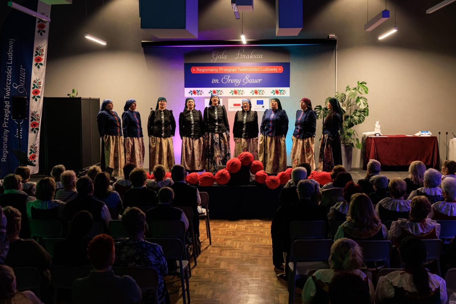 Zdjęcie w galerii na portalu naszwodzislaw.com: Pielęgnowanie dziedzictwa Górnego Śląska: Gala Regionalnego Przeglądu Twórczości Ludowej im. Ireny Sauer w Turzy Śląskiej wiadomości z regionu