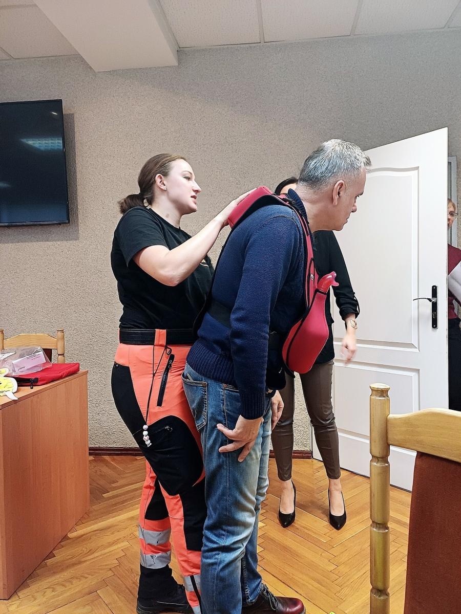 Zdjęcie w galerii na portalu naszwodzislaw.com: Gmina Godów: Urzędnicy zakończyli kurs pierwszej pomocy wiadomości z regionu