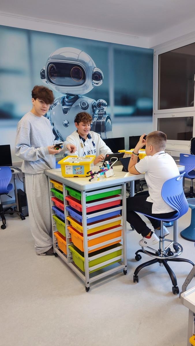 Zdjęcie w galerii na portalu naszwodzislaw.com: Nowa pracownia robotyki i programowania w Szkole Podstawowej nr 1 w Wodzisławiu Śląskim wiadomości z regionu