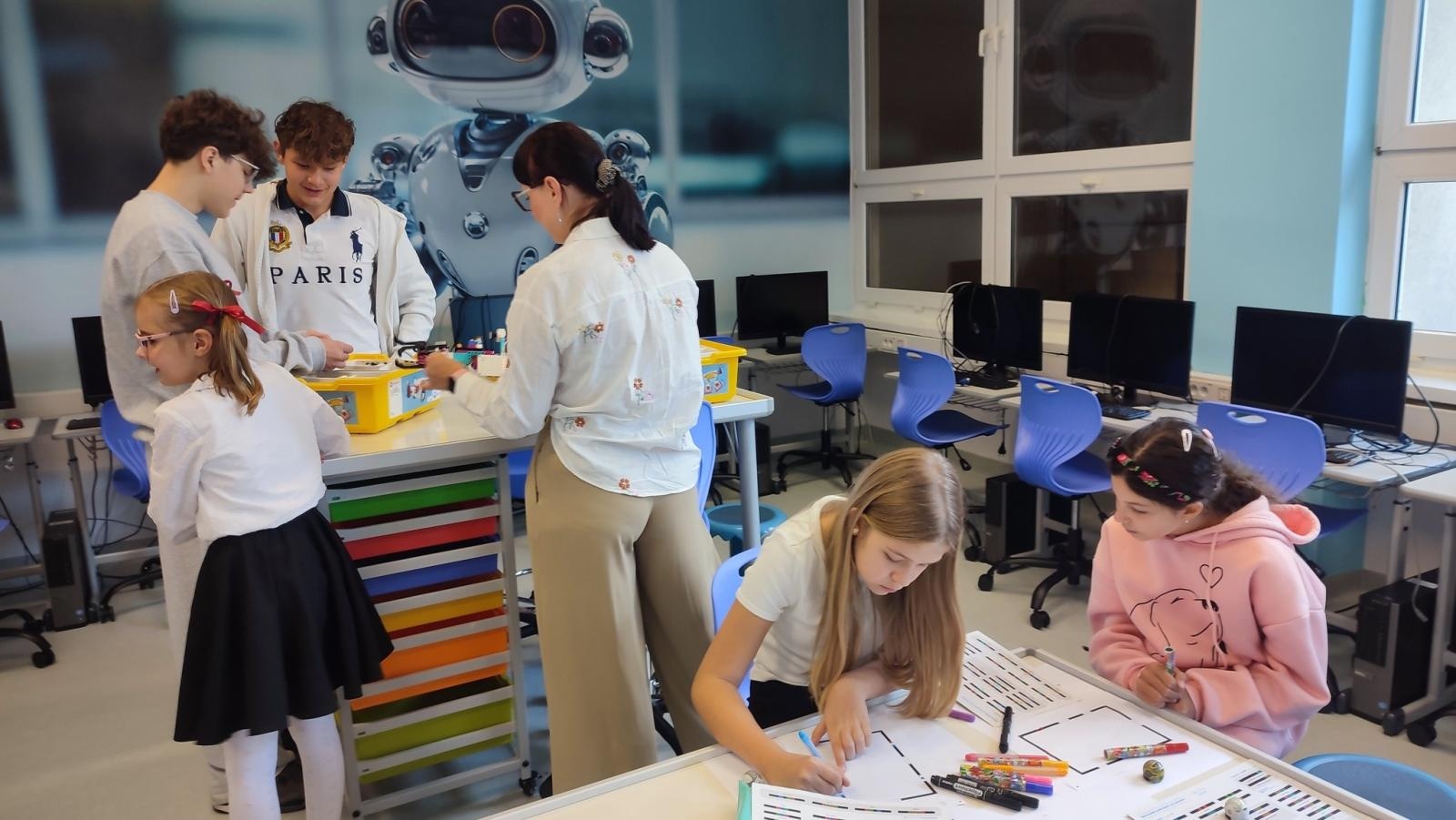 Zdjęcie w galerii na portalu naszwodzislaw.com: Nowa pracownia robotyki i programowania w Szkole Podstawowej nr 1 w Wodzisławiu Śląskim wiadomości z regionu