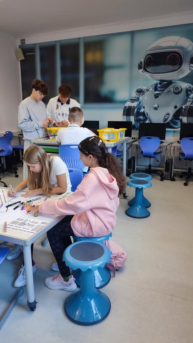 Zdjęcie w galerii na portalu naszwodzislaw.com: Nowa pracownia robotyki i programowania w Szkole Podstawowej nr 1 w Wodzisławiu Śląskim wiadomości z regionu