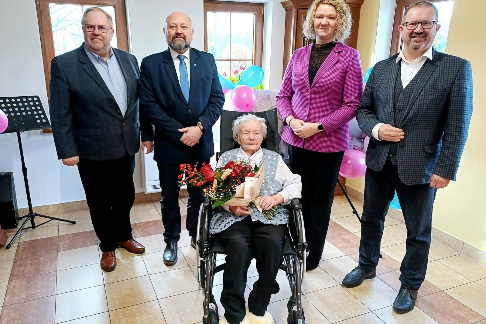 Zdjęcie w galerii na portalu naszwodzislaw.com: Setne urodziny Marii Kubali z Godowa. Jubileusz życia pełnego historii wiadomości z regionu