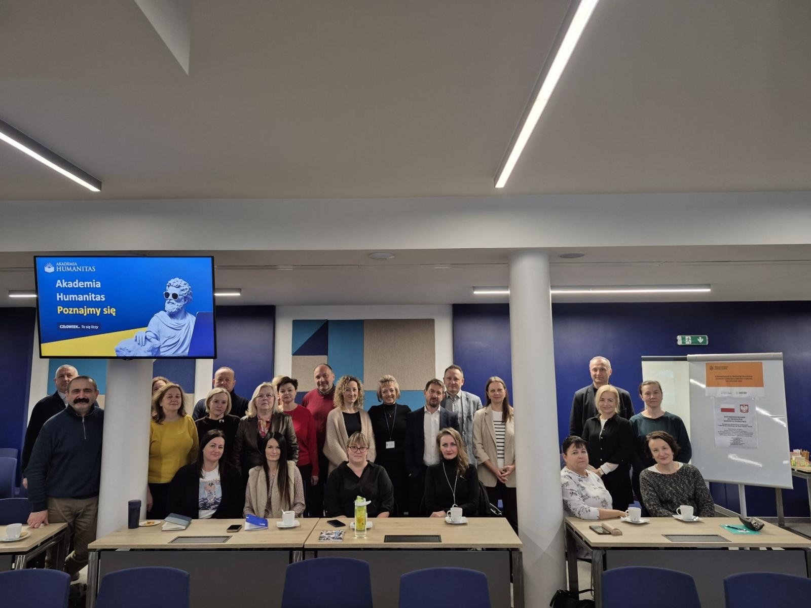 Zdjęcie w galerii na portalu naszwodzislaw.com: Szkolenie z obrony cywilnej dla pracowników starostwa. Doskonalenie kompetencji w zakresie reagowania kryzysowego wiadomości z regionu