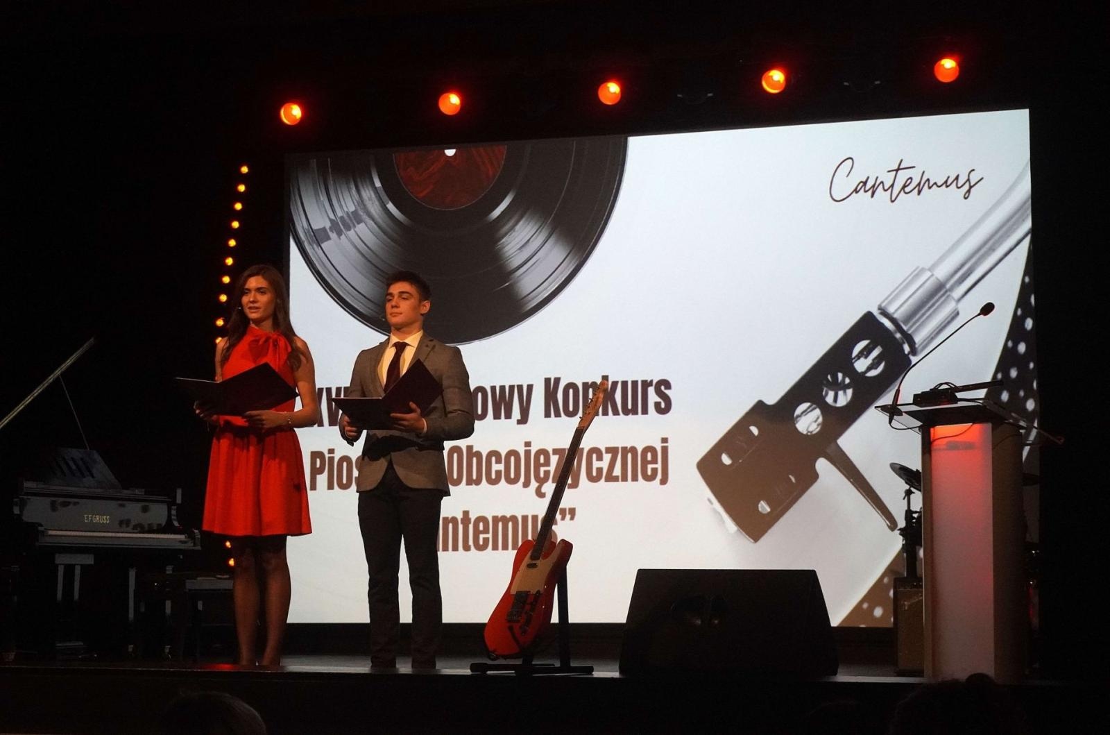 Zdjęcie w galerii na portalu naszwodzislaw.com: XVII Powiatowy Konkurs Piosenki Obcojęzycznej Cantemus rozstrzygnięty wiadomości z regionu