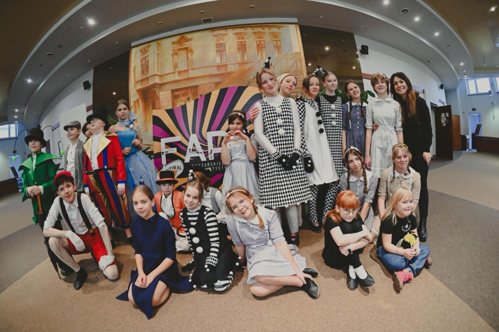 Zdjęcie w galerii na portalu naszwodzislaw.com: Festiwal teatralny FARA w Chorzowie zwyciężył Teatr Szydełko i Teatr Szydło wiadomości z regionu