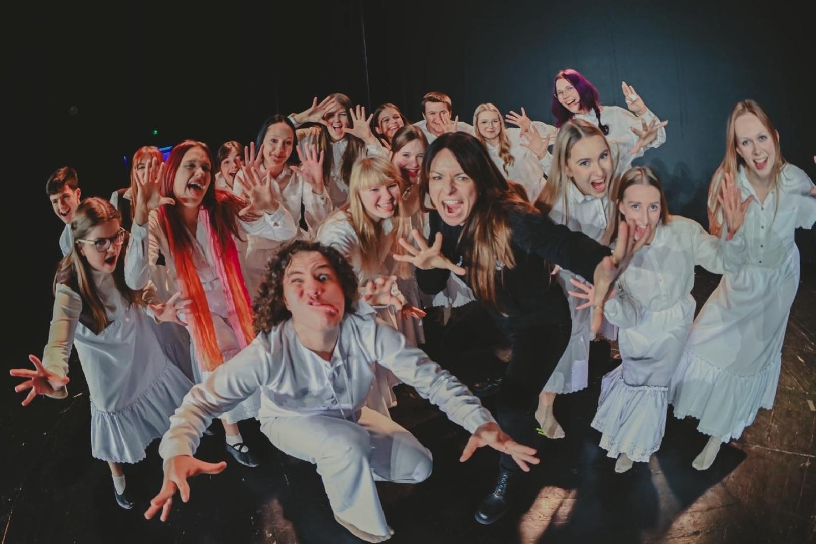 Zdjęcie w galerii na portalu naszwodzislaw.com: Festiwal teatralny FARA w Chorzowie zwyciężył Teatr Szydełko i Teatr Szydło wiadomości z regionu