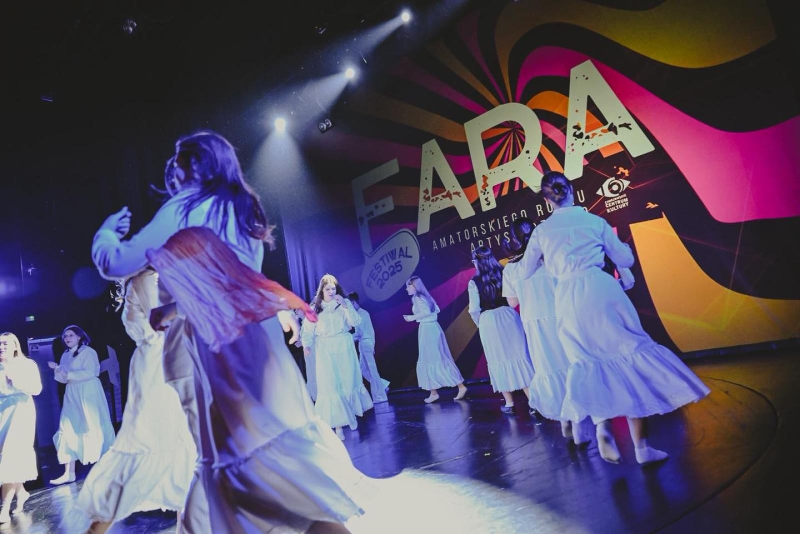 Zdjęcie w galerii na portalu naszwodzislaw.com: Festiwal teatralny FARA w Chorzowie zwyciężył Teatr Szydełko i Teatr Szydło wiadomości z regionu