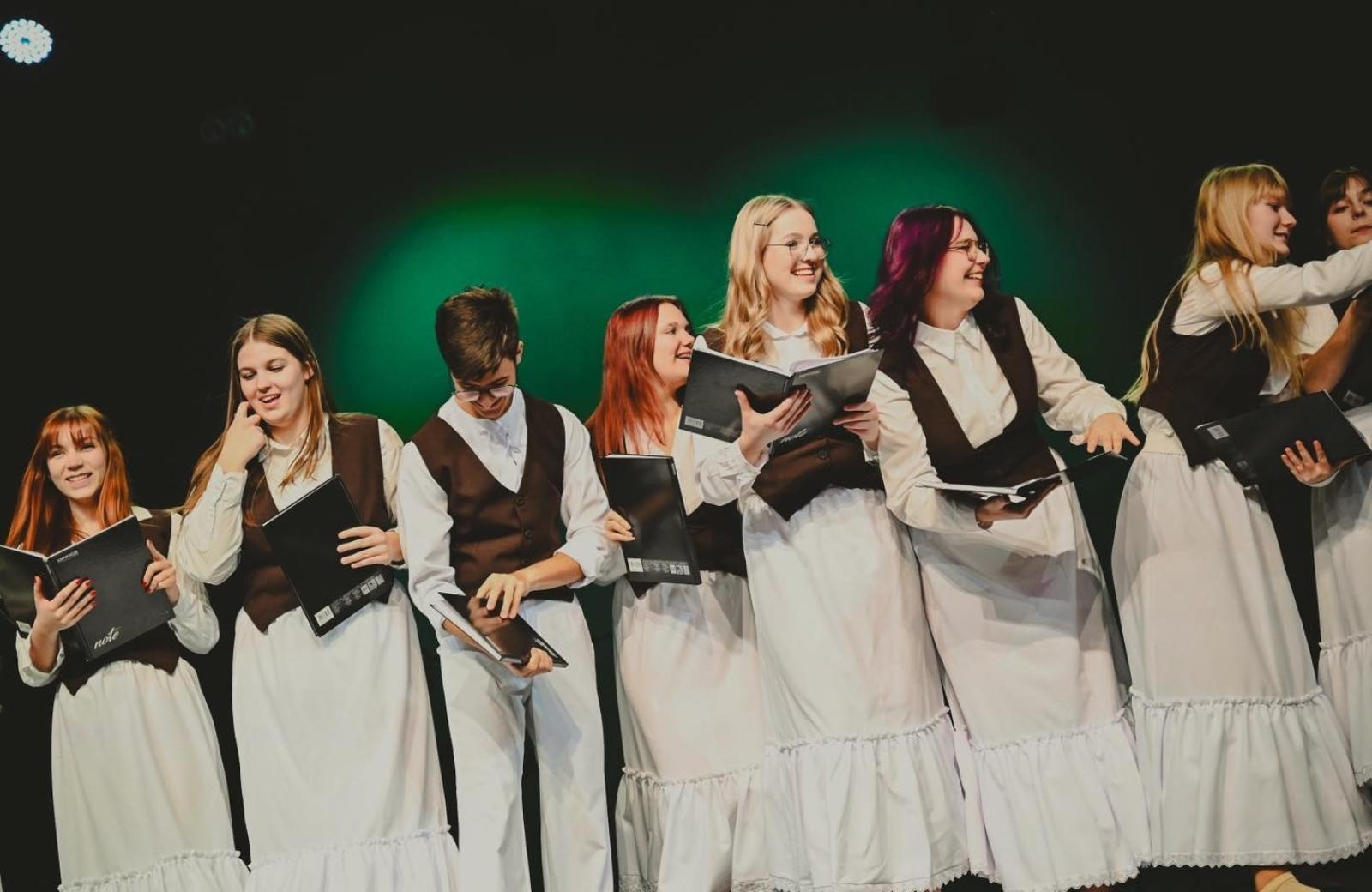 Zdjęcie w galerii na portalu naszwodzislaw.com: Festiwal teatralny FARA w Chorzowie zwyciężył Teatr Szydełko i Teatr Szydło wiadomości z regionu