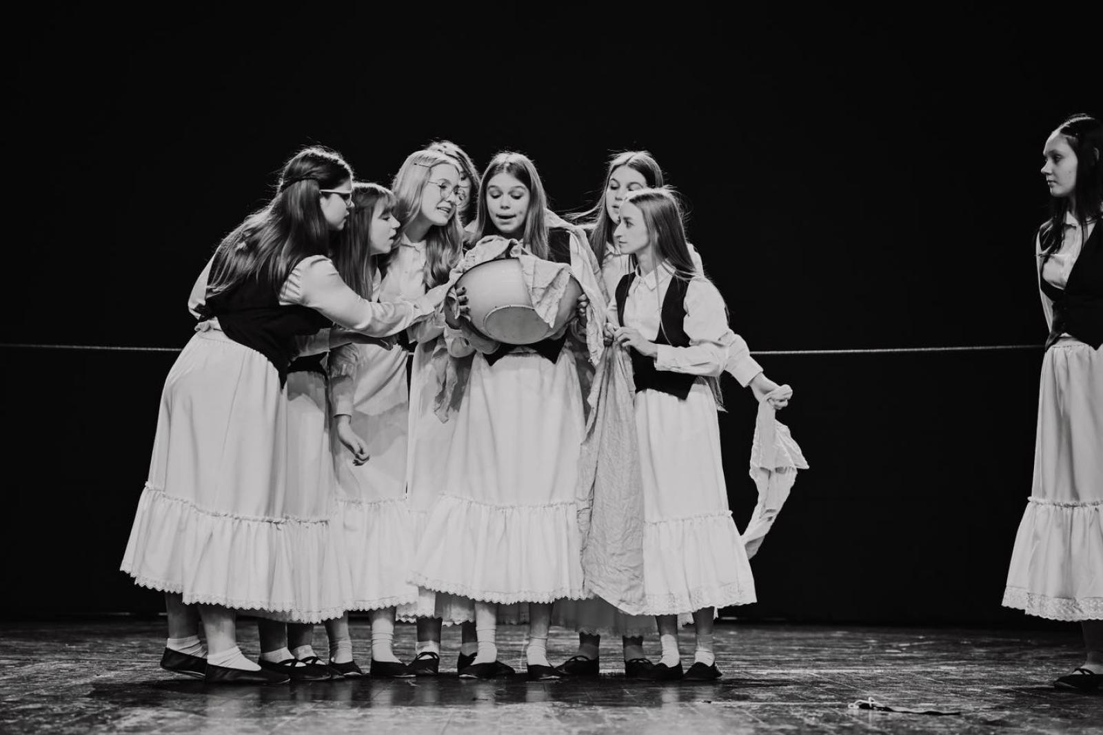 Zdjęcie w galerii na portalu naszwodzislaw.com: Festiwal teatralny FARA w Chorzowie zwyciężył Teatr Szydełko i Teatr Szydło wiadomości z regionu