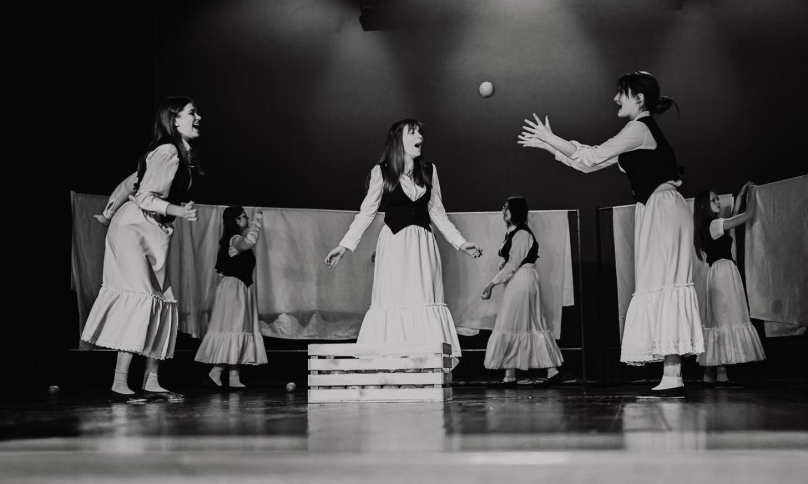 Zdjęcie w galerii na portalu naszwodzislaw.com: Festiwal teatralny FARA w Chorzowie zwyciężył Teatr Szydełko i Teatr Szydło wiadomości z regionu