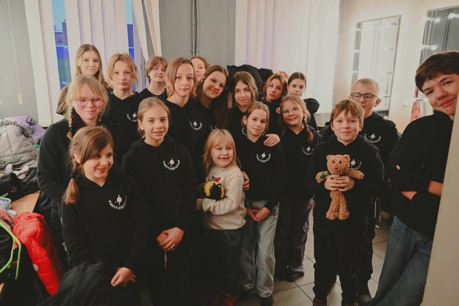 Zdjęcie w galerii na portalu naszwodzislaw.com: Festiwal teatralny FARA w Chorzowie zwyciężył Teatr Szydełko i Teatr Szydło wiadomości z regionu