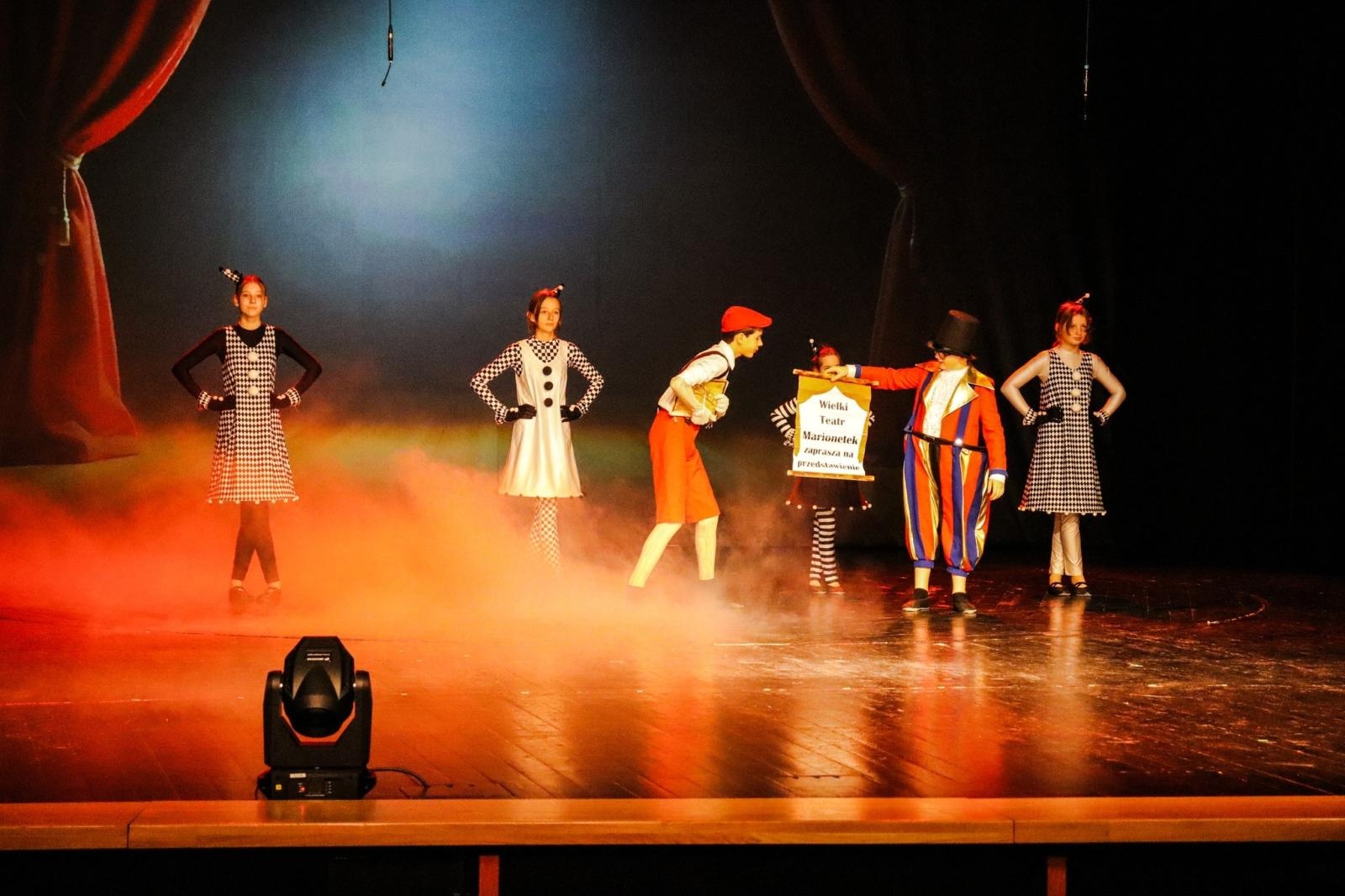 Zdjęcie w galerii na portalu naszwodzislaw.com: Festiwal teatralny FARA w Chorzowie zwyciężył Teatr Szydełko i Teatr Szydło wiadomości z regionu