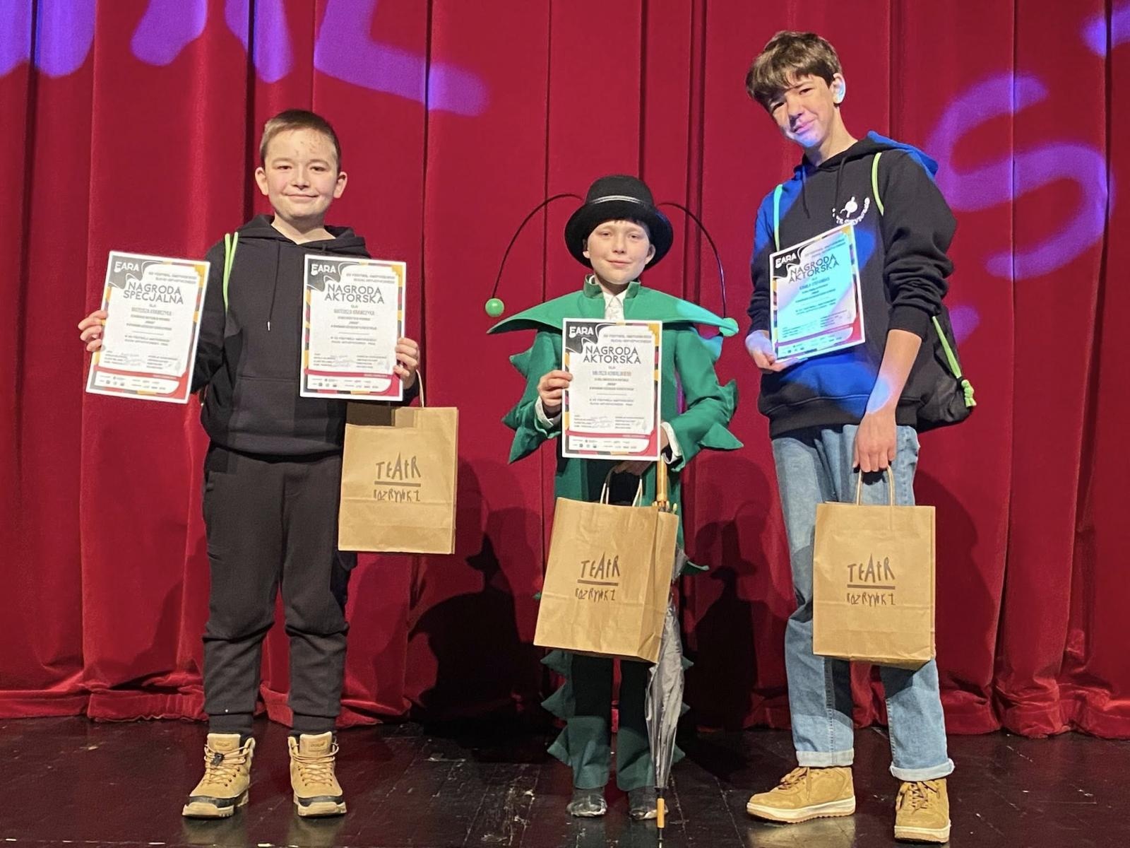 Zdjęcie w galerii na portalu naszwodzislaw.com: Festiwal teatralny FARA w Chorzowie zwyciężył Teatr Szydełko i Teatr Szydło wiadomości z regionu