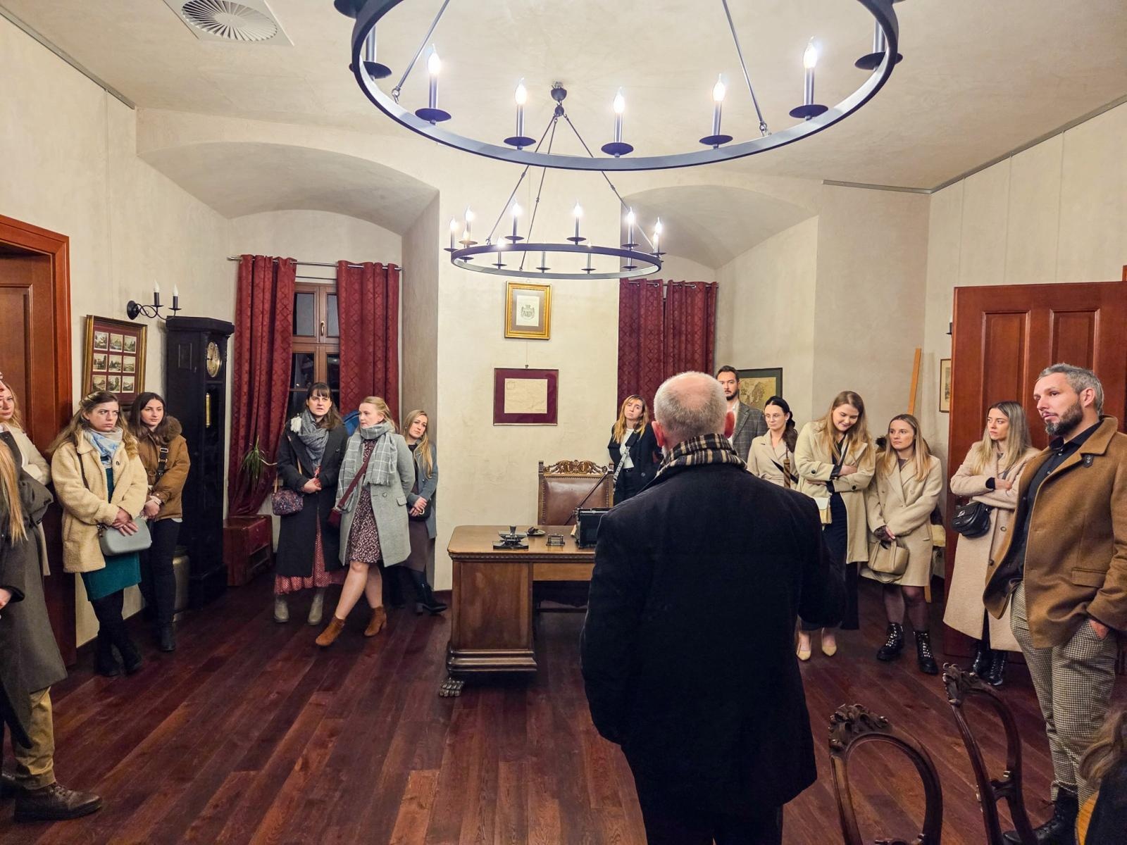 Zdjęcie w galerii na portalu naszwodzislaw.com: Wigilia Zespołu DenticaCenter na Zamku Piastowskim wiadomości z regionu