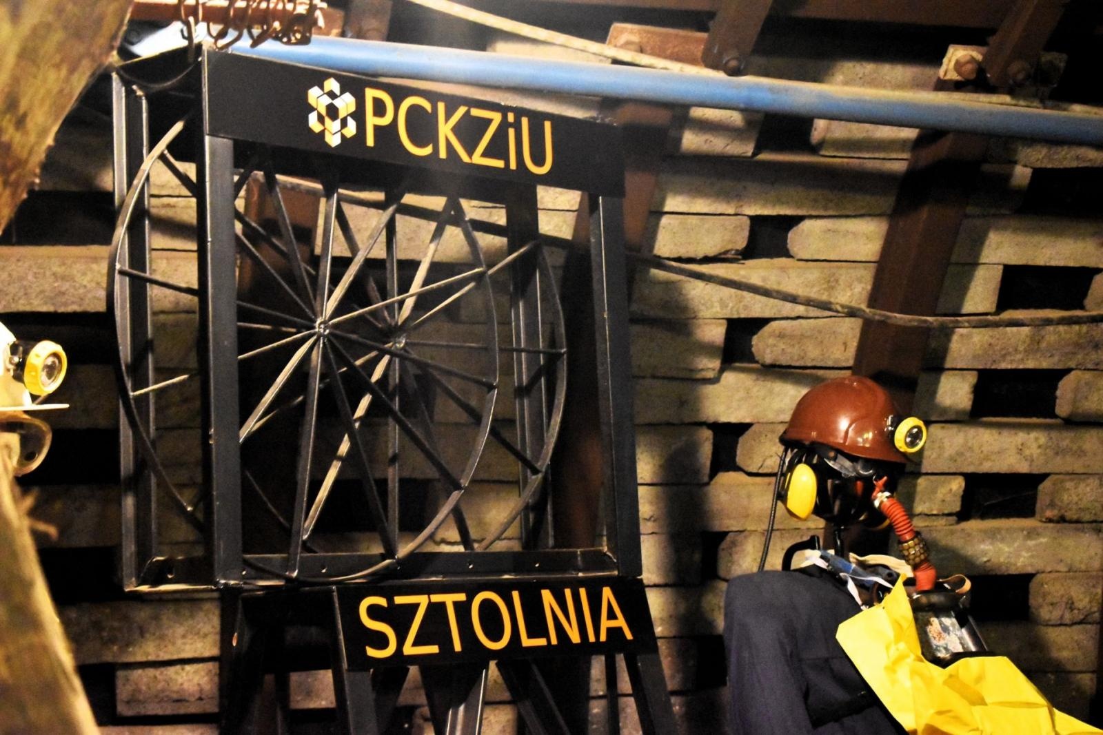 Zdjęcie w galerii na portalu naszwodzislaw.com: Barbórkowe zwiedzanie sztolni w nowoczesnym wydaniu [FOTO] wiadomości z regionu