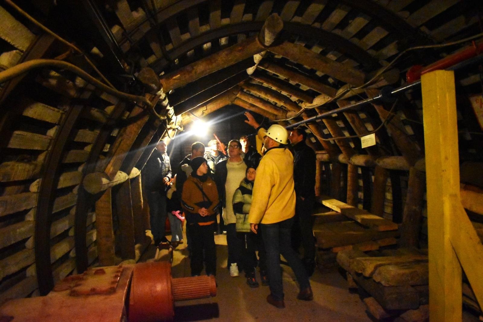 Zdjęcie w galerii na portalu naszwodzislaw.com: Barbórkowe zwiedzanie sztolni w nowoczesnym wydaniu [FOTO] wiadomości z regionu