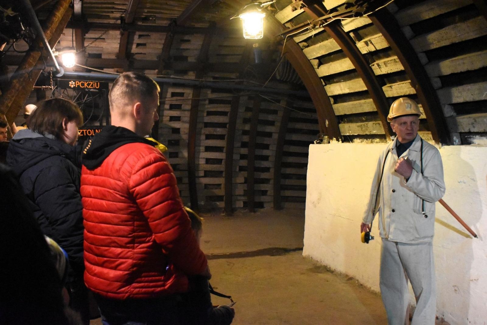 Zdjęcie w galerii na portalu naszwodzislaw.com: Barbórkowe zwiedzanie sztolni w nowoczesnym wydaniu [FOTO] wiadomości z regionu