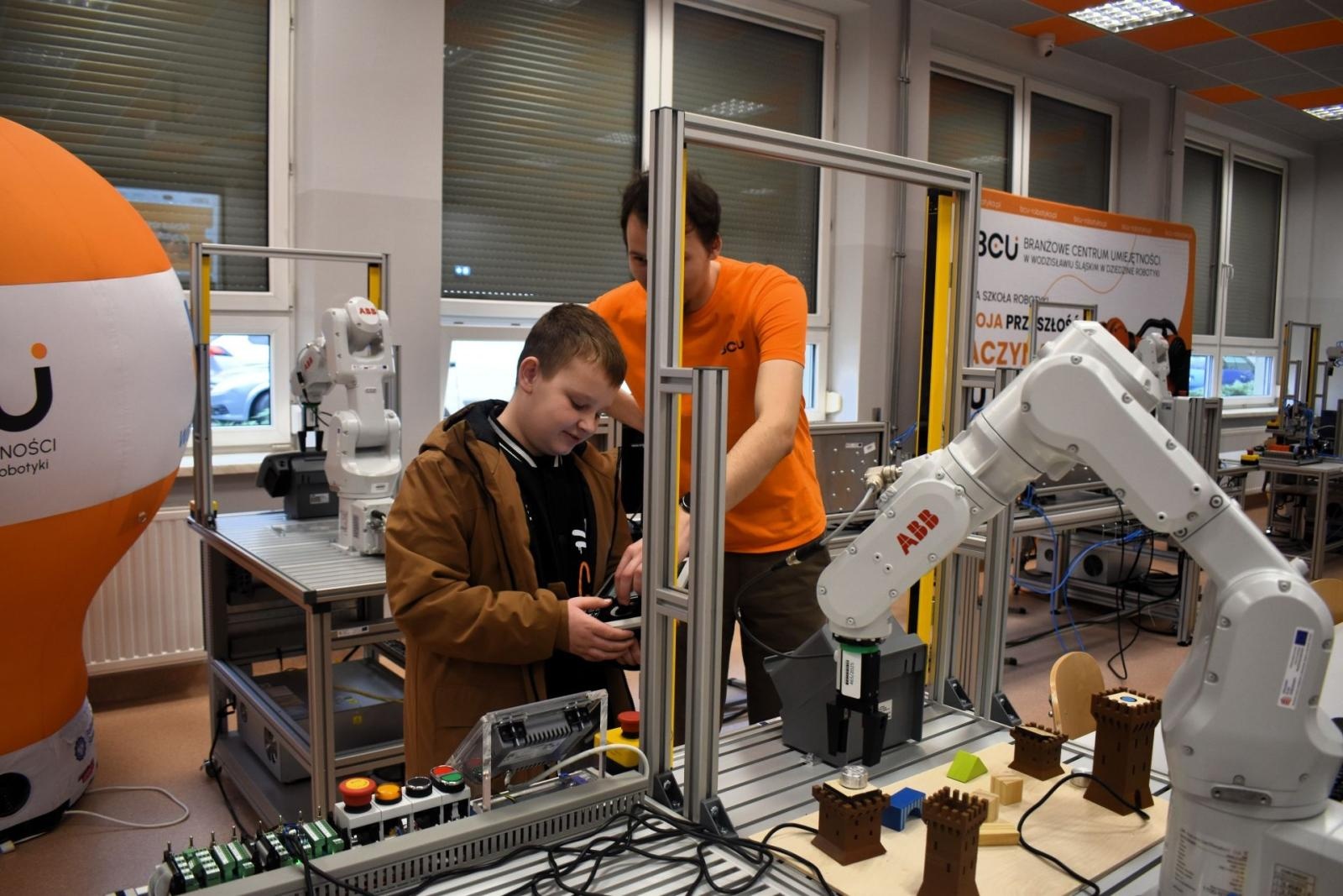 Zdjęcie w galerii na portalu naszwodzislaw.com: Barbórkowe zwiedzanie sztolni w nowoczesnym wydaniu [FOTO] wiadomości z regionu