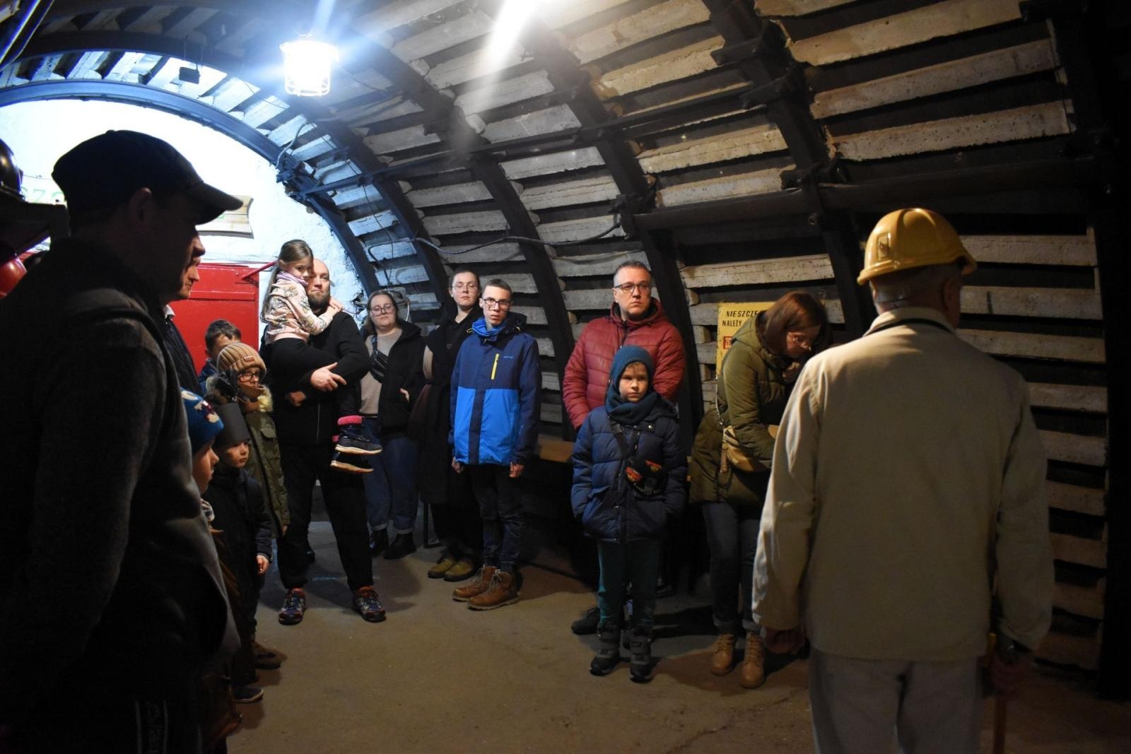 Zdjęcie w galerii na portalu naszwodzislaw.com: Barbórkowe zwiedzanie sztolni w nowoczesnym wydaniu [FOTO] wiadomości z regionu