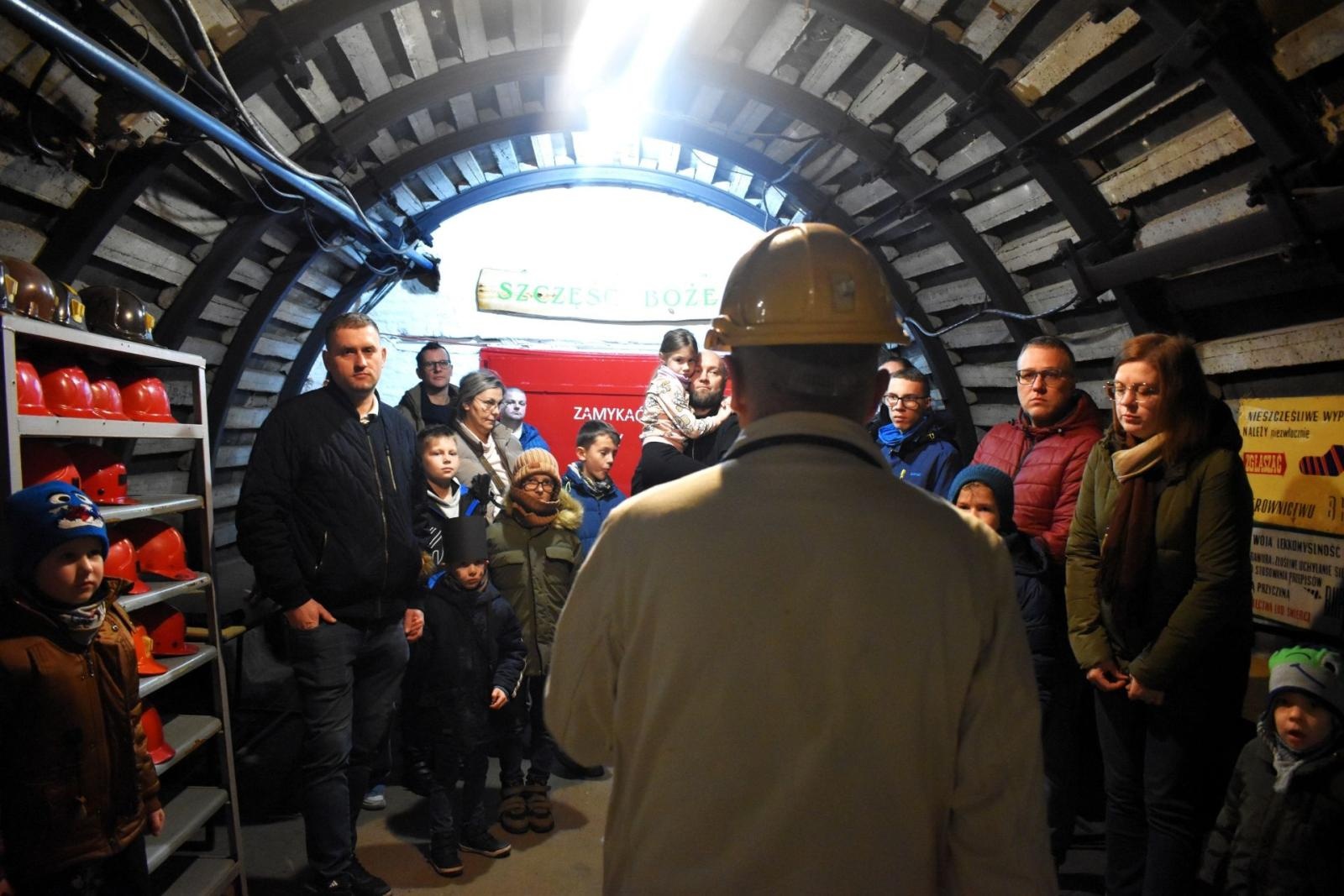 Zdjęcie w galerii na portalu naszwodzislaw.com: Barbórkowe zwiedzanie sztolni w nowoczesnym wydaniu [FOTO] wiadomości z regionu