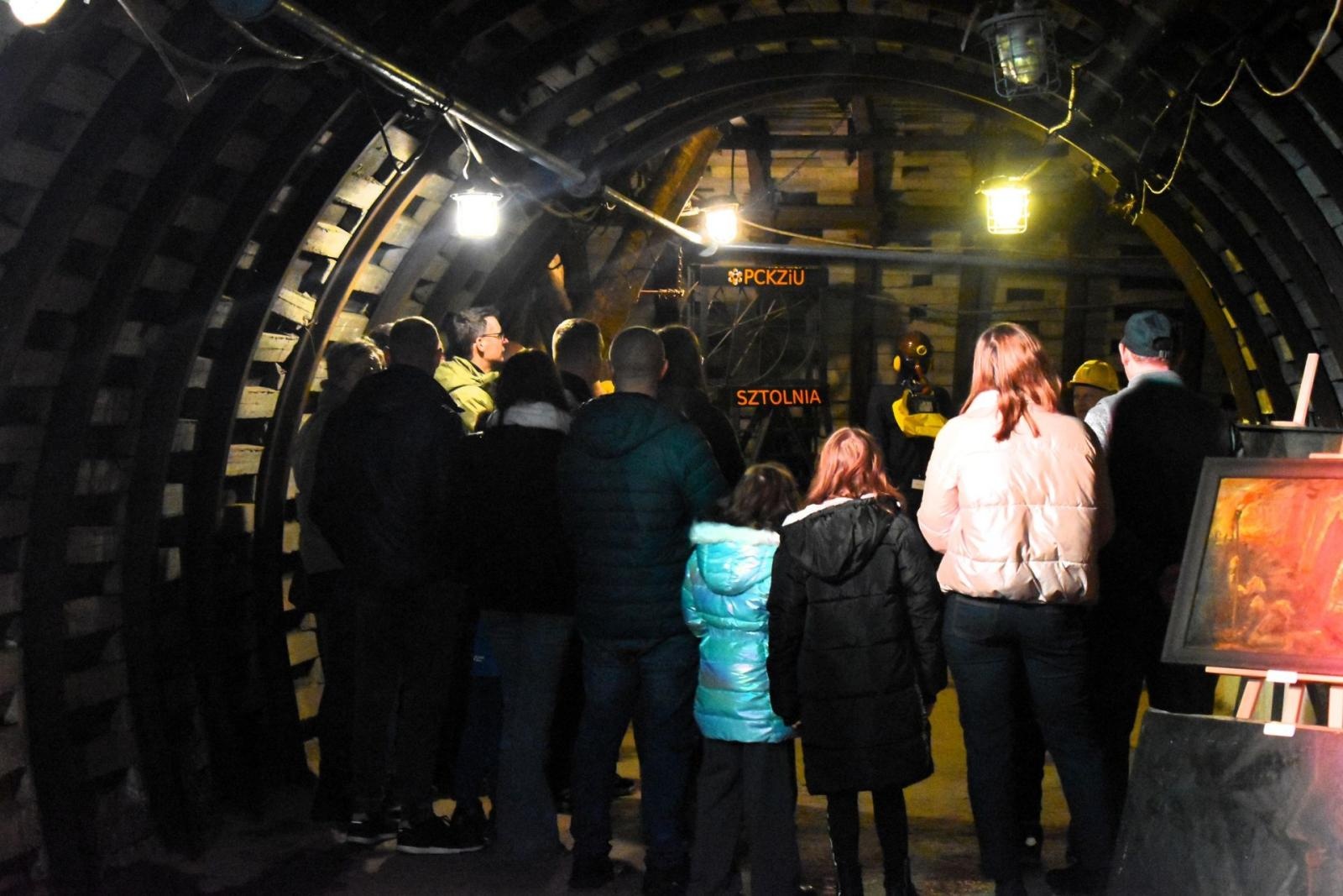 Zdjęcie w galerii na portalu naszwodzislaw.com: Barbórkowe zwiedzanie sztolni w nowoczesnym wydaniu [FOTO] wiadomości z regionu