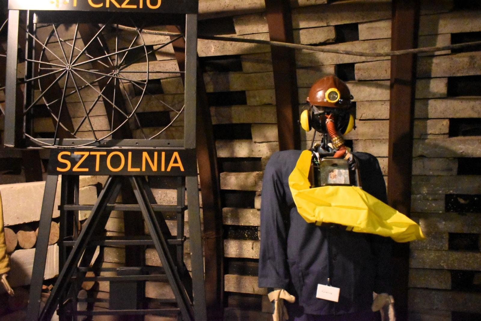 Zdjęcie w galerii na portalu naszwodzislaw.com: Barbórkowe zwiedzanie sztolni w nowoczesnym wydaniu [FOTO] wiadomości z regionu