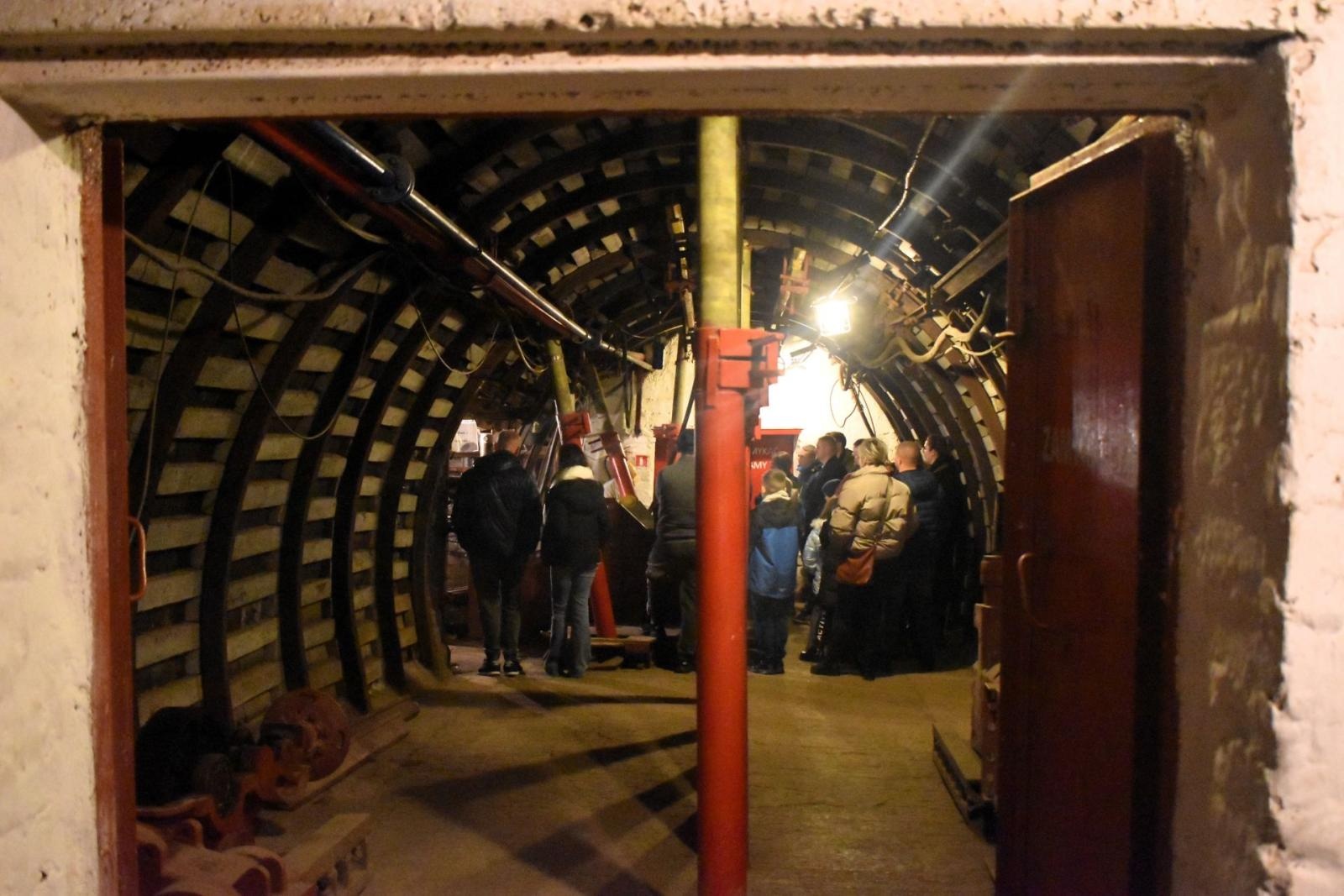 Zdjęcie w galerii na portalu naszwodzislaw.com: Barbórkowe zwiedzanie sztolni w nowoczesnym wydaniu [FOTO] wiadomości z regionu