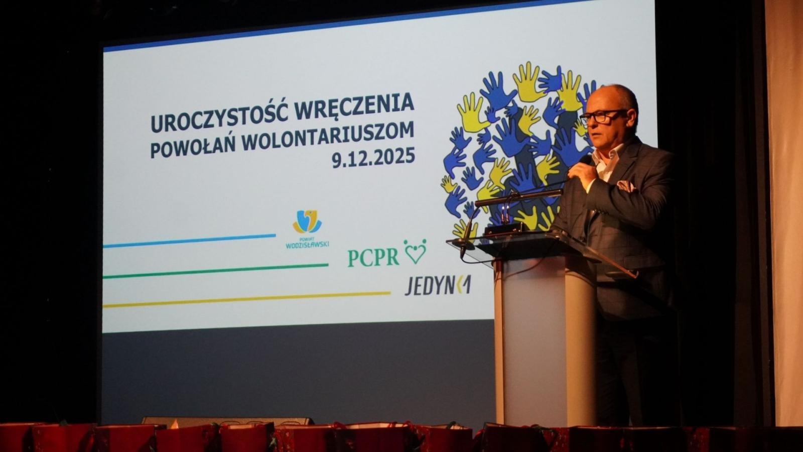 Zdjęcie w galerii na portalu naszwodzislaw.com: Wodzisław Śląski: Gala wolontariatu w I LO wiadomości z regionu