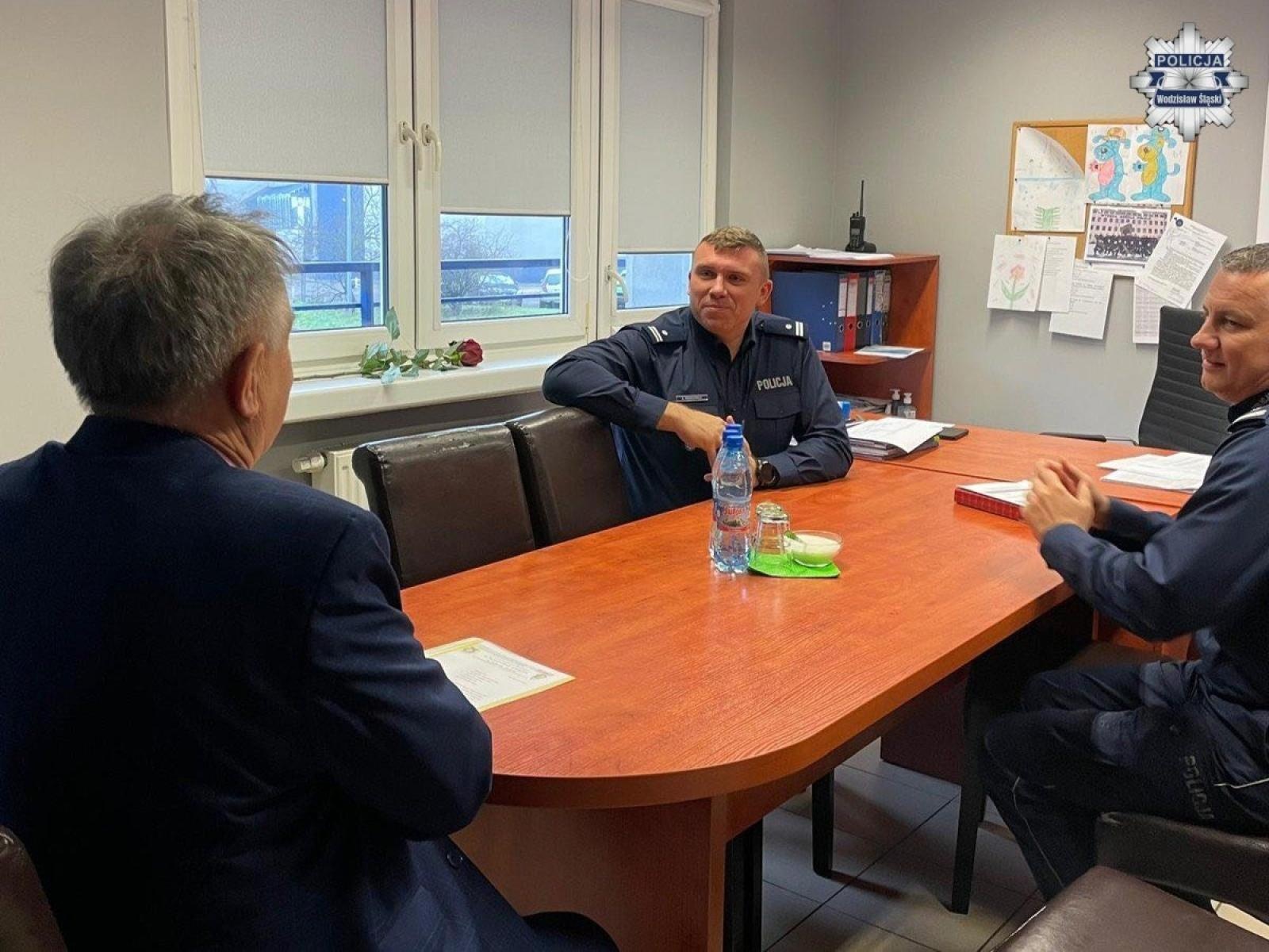 Zdjęcie w galerii na portalu naszwodzislaw.com: Podziękowania dla wodzisławskich policjantów za działalność ekspercką wiadomości z regionu