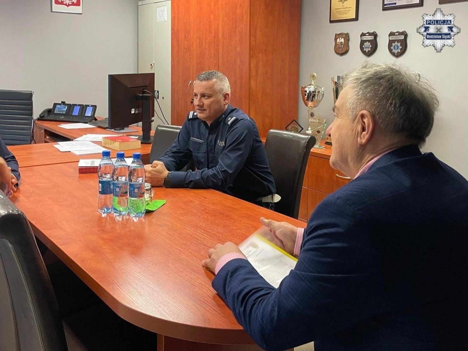 Zdjęcie w galerii na portalu naszwodzislaw.com: Podziękowania dla wodzisławskich policjantów za działalność ekspercką wiadomości z regionu