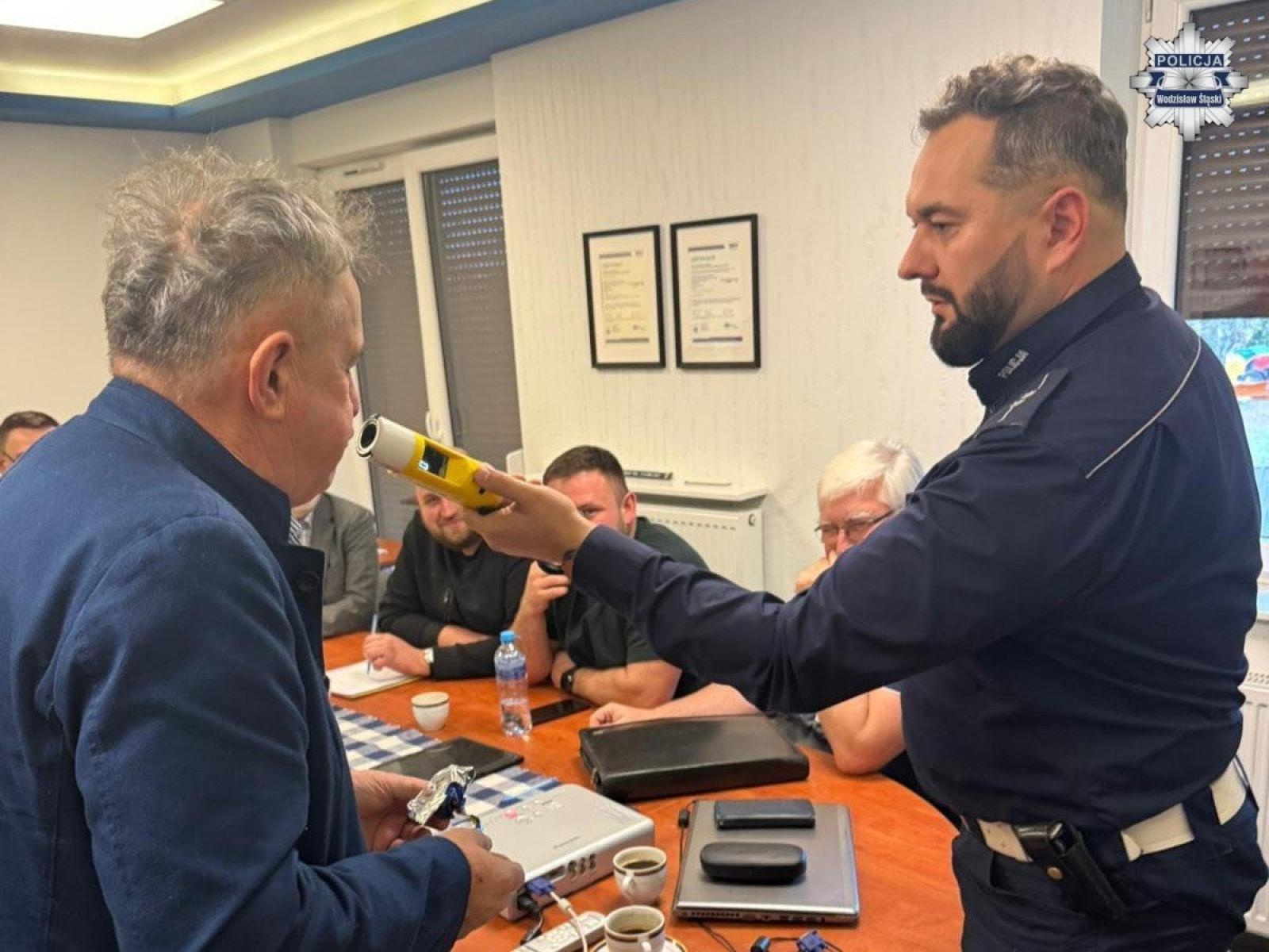 Zdjęcie w galerii na portalu naszwodzislaw.com: Podziękowania dla wodzisławskich policjantów za działalność ekspercką wiadomości z regionu