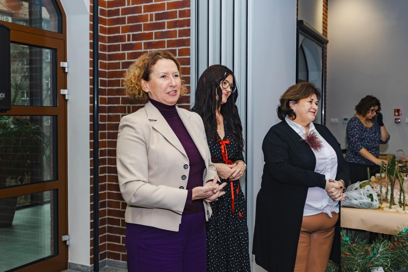 Zdjęcie w galerii na portalu naszwodzislaw.com: Podarujmy sobie gwiazdkę. Świąteczne spotkanie integracyjne w Wodzisławiu Śląskim [FOTO] wiadomości z regionu