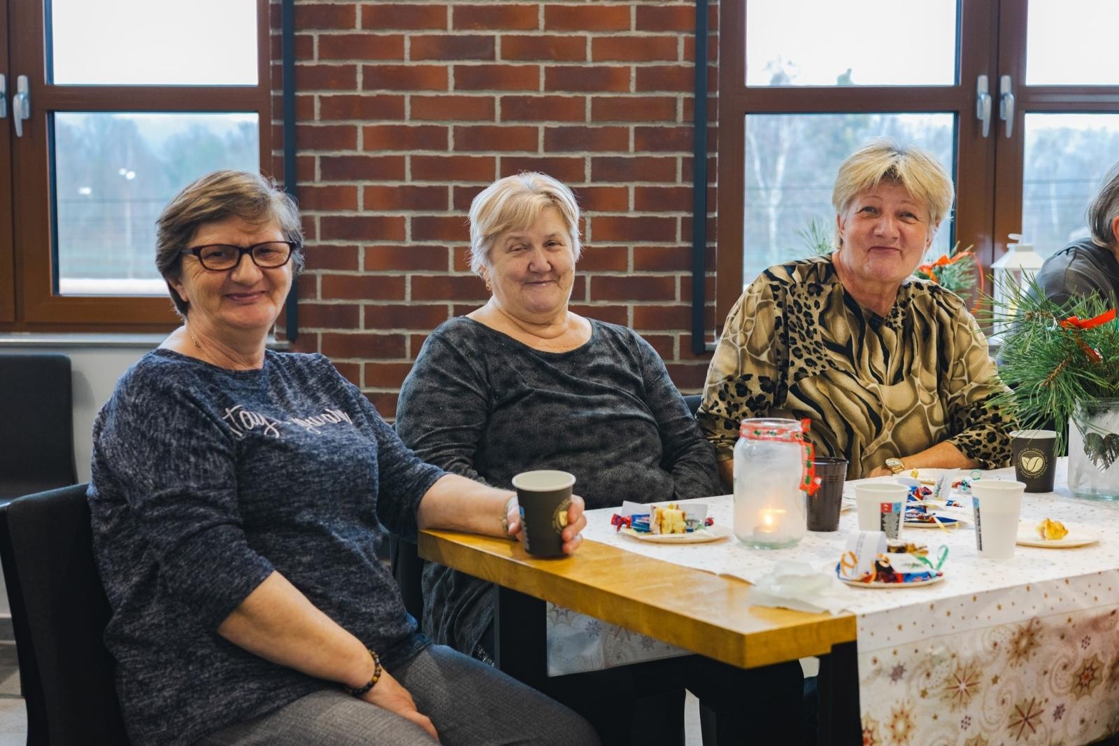 Zdjęcie w galerii na portalu naszwodzislaw.com: Podarujmy sobie gwiazdkę. Świąteczne spotkanie integracyjne w Wodzisławiu Śląskim [FOTO] wiadomości z regionu