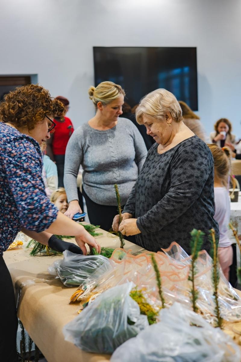 Zdjęcie w galerii na portalu naszwodzislaw.com: Podarujmy sobie gwiazdkę. Świąteczne spotkanie integracyjne w Wodzisławiu Śląskim [FOTO] wiadomości z regionu