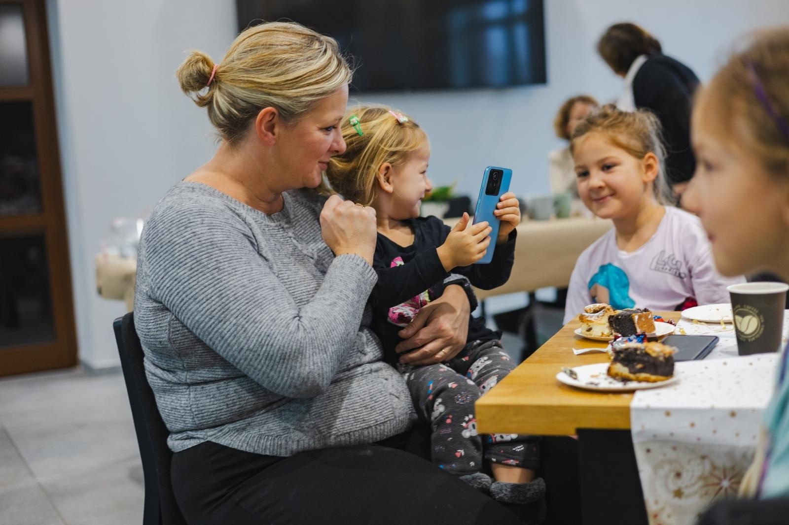 Zdjęcie w galerii na portalu naszwodzislaw.com: Podarujmy sobie gwiazdkę. Świąteczne spotkanie integracyjne w Wodzisławiu Śląskim [FOTO] wiadomości z regionu