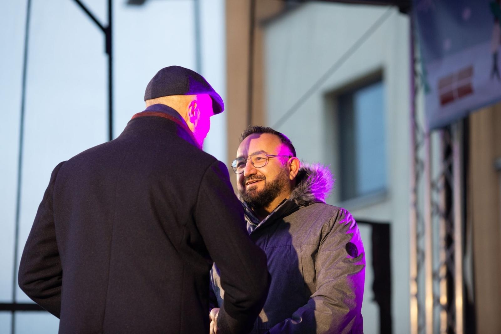 Zdjęcie w galerii na portalu naszwodzislaw.com: Ruszył Jarmark Świąteczny w Radlinie [FOTO] wiadomości z regionu