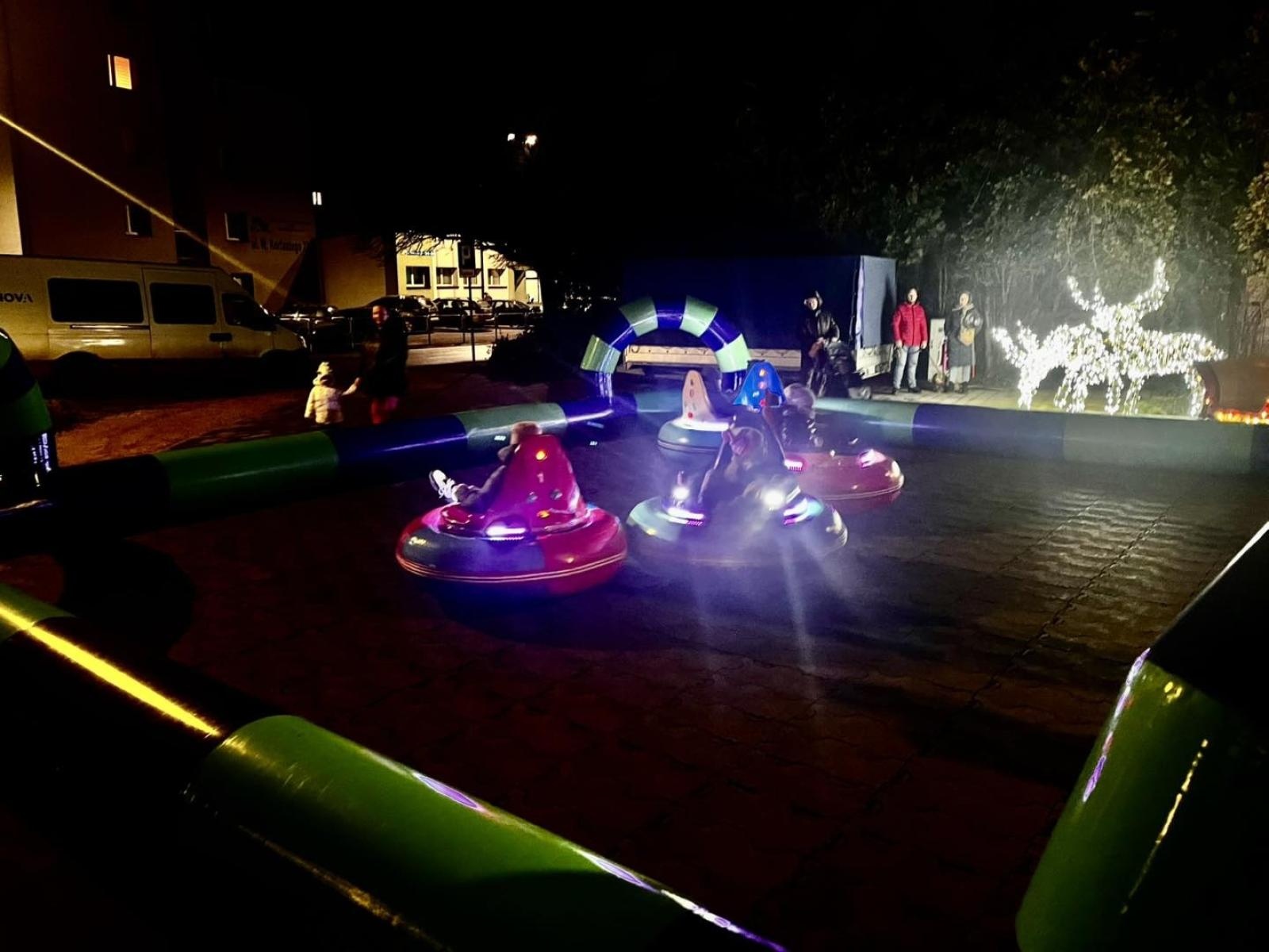 Zdjęcie w galerii na portalu naszwodzislaw.com: Ruszył Jarmark Świąteczny w Radlinie [FOTO] wiadomości z regionu