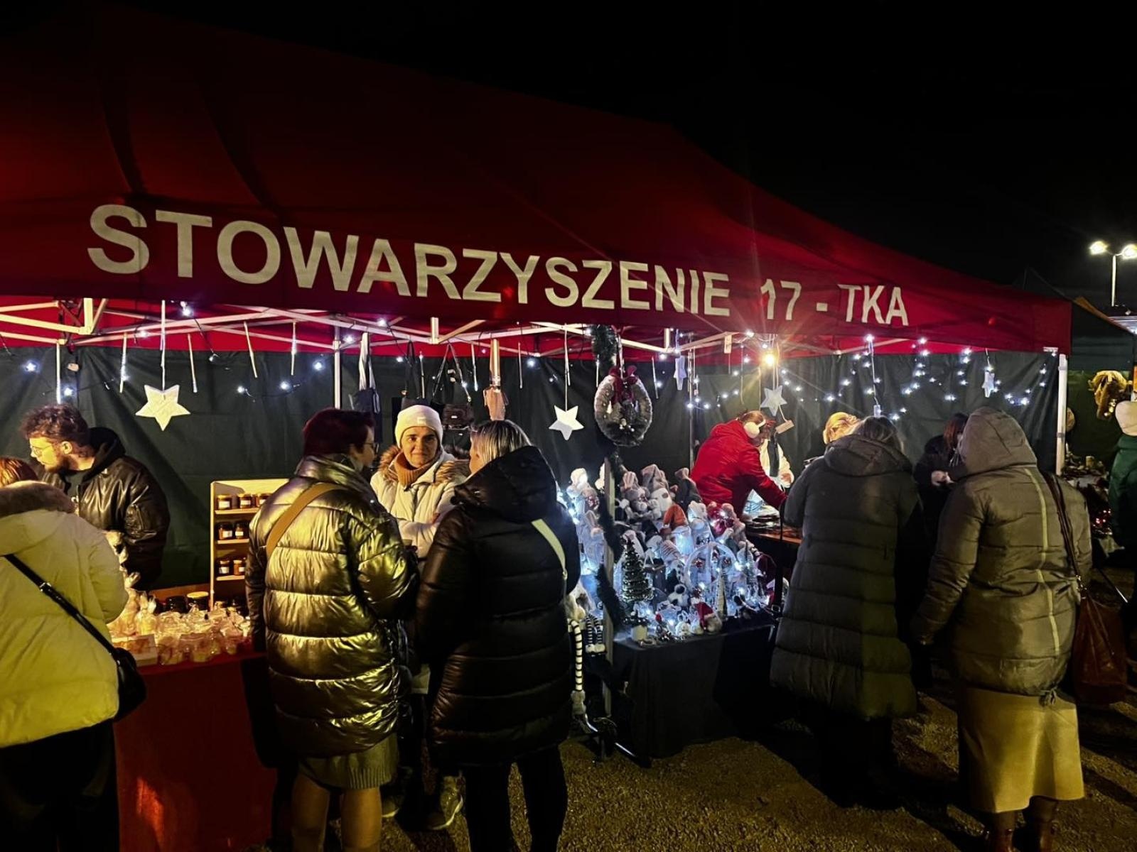 Zdjęcie w galerii na portalu naszwodzislaw.com: Ruszył Jarmark Świąteczny w Radlinie [FOTO] wiadomości z regionu